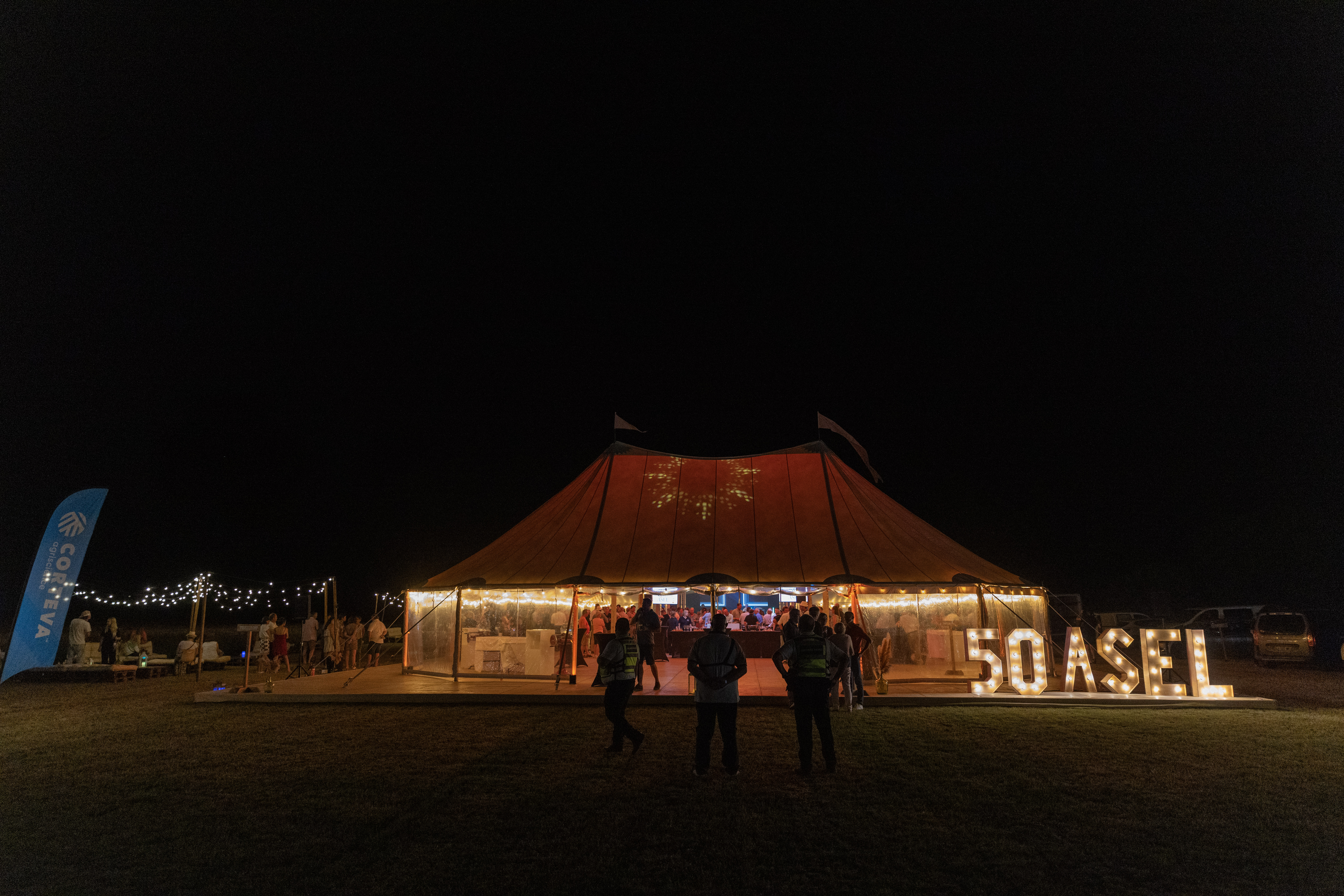 Location de chapiteau à Liège pour vos événements d’entreprise, sans stress le jour J