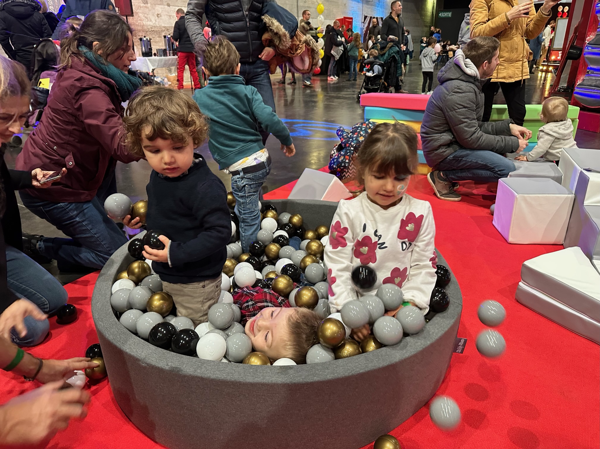 Piscine à balles https://innov-events.be/agence-evenementielle-liege/