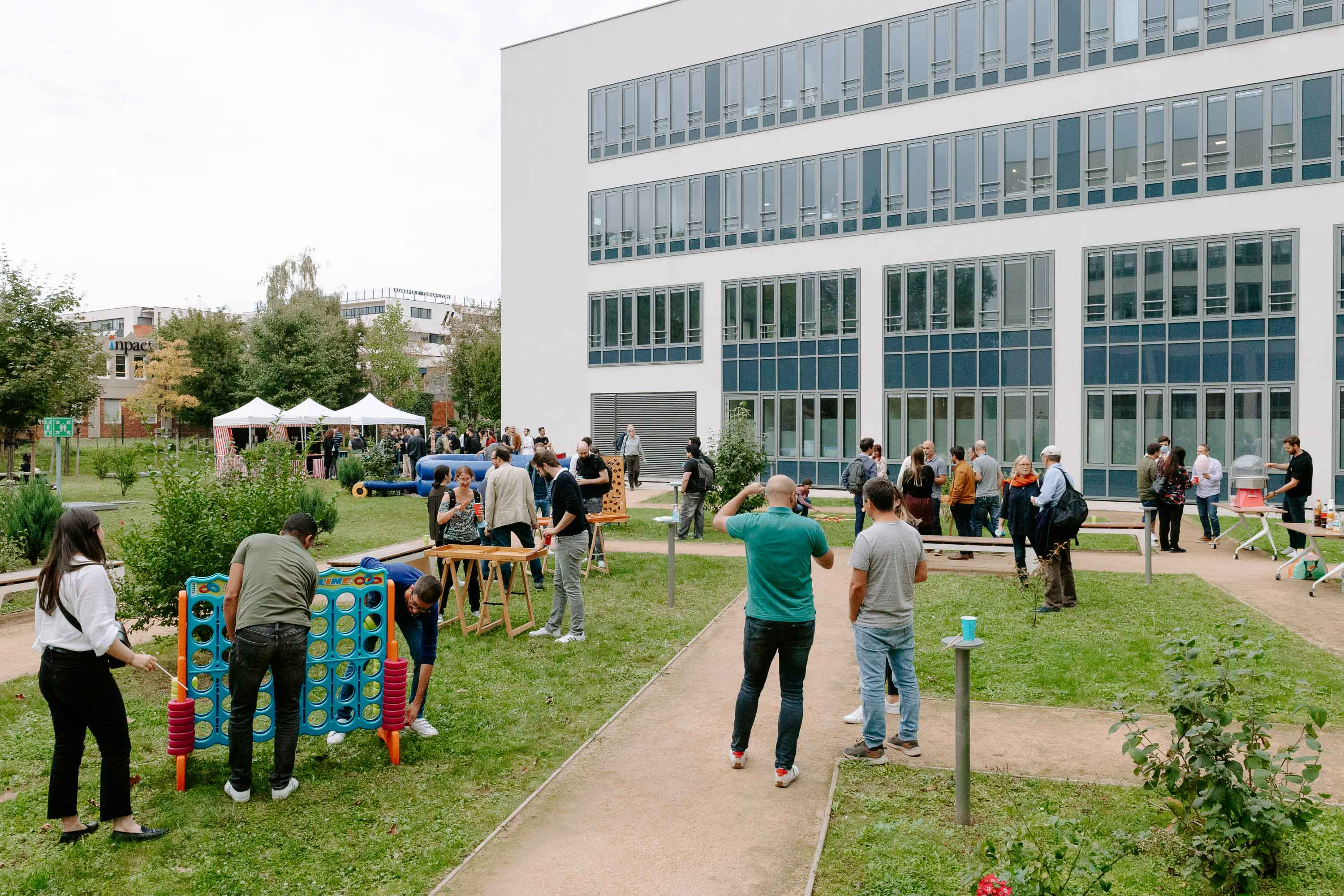 Jeux géants à Liège : une animation qui crée du lien sans complexifier votre organisation