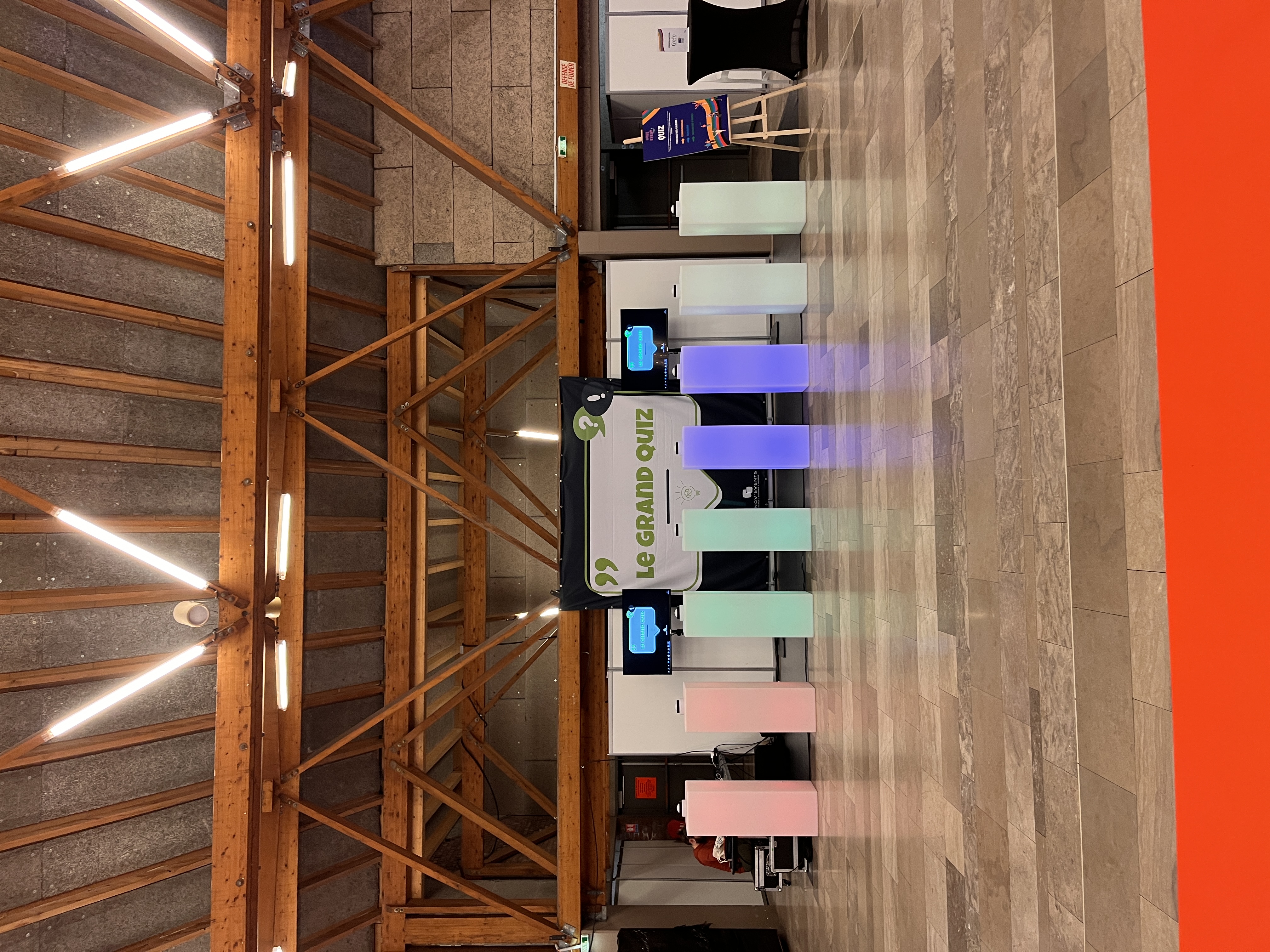 Location de mobilier lumineux https://innov-events.be/agence-evenementielle-liege/